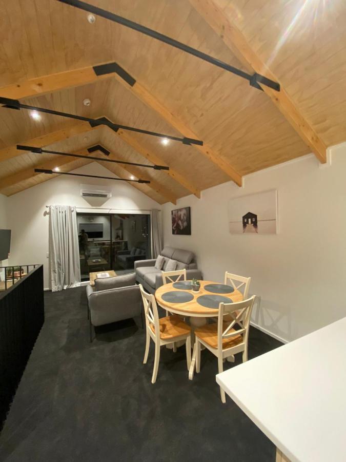 Queenstown Central - Walk To Town - Free Parking - Wifi And Smart Tv - Gym Esterno foto